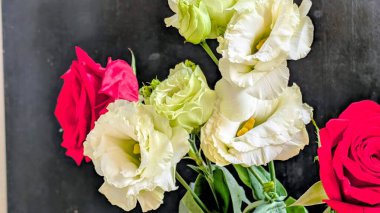 Kapalı - buket için güzel renkli çiçekler