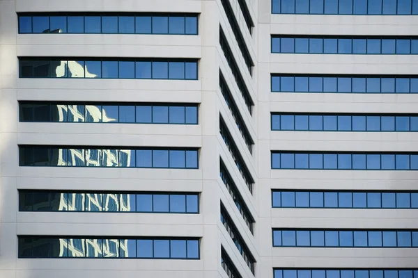 Abstract Reflections on skyscraper — Stock Photo, Image