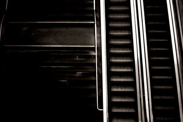 Dark public Escaliers — Photo