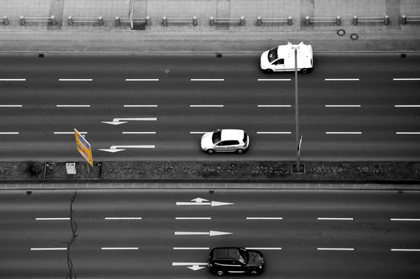 Birden çok şeritli bir yol — Stok fotoğraf