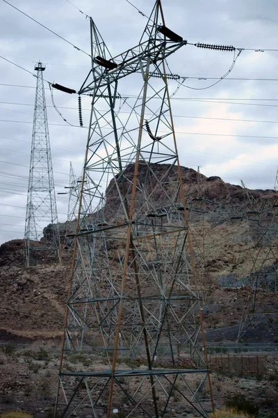 Power cable masts in Black Canyon — Stock Photo, Image