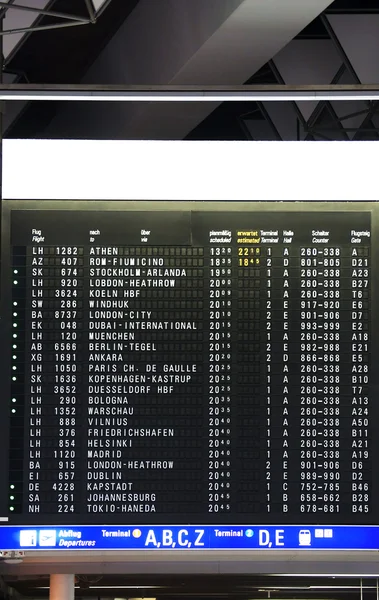 Dijital ekran kalkış saatleri