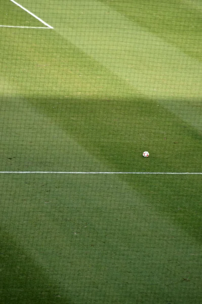 top ile futbol sahası