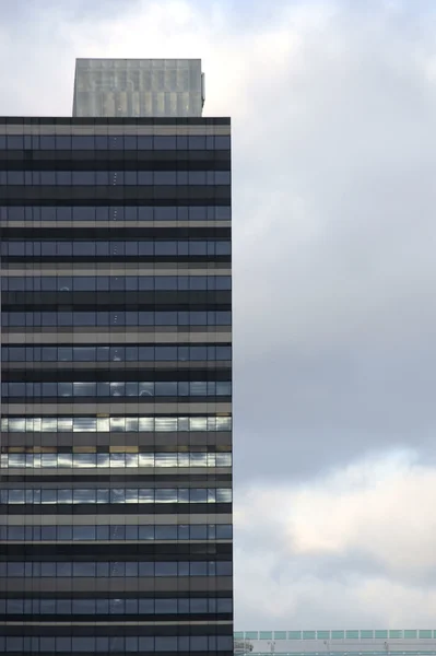 Modern yüksek binalar — Stok fotoğraf
