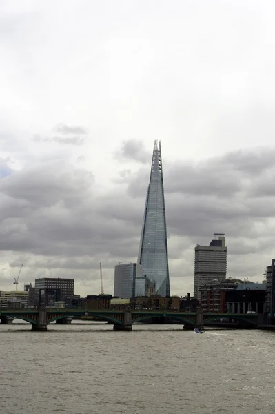 Felhőkarcoló a Szilánk London — Stock Fotó