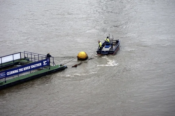 Limpeza do rio Londres — Fotografia de Stock