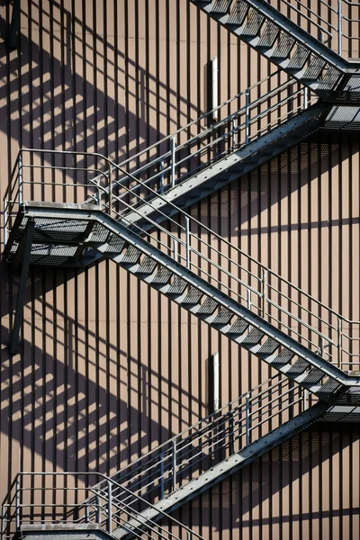 Escalera proyectada sombra —  Fotos de Stock