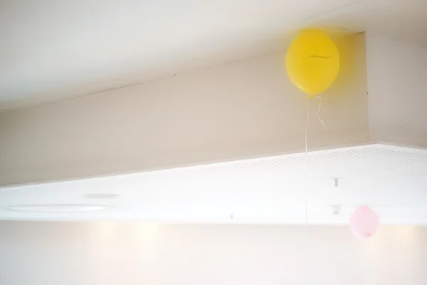 Ballons au plafond — Photo