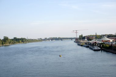 Mainz Ren Nehri