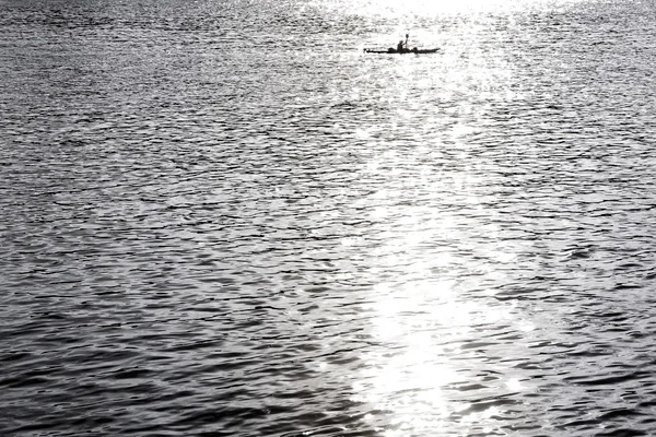 Canoa a la luz del sol — Foto de Stock