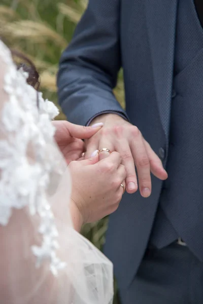 Bride Puts Ring Groom — Stock Photo, Image