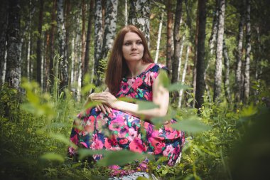 Orman genç kadınlar