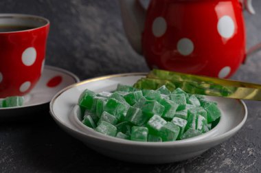 çok lezzetli ve renkli tatlılar ve tatlılar.