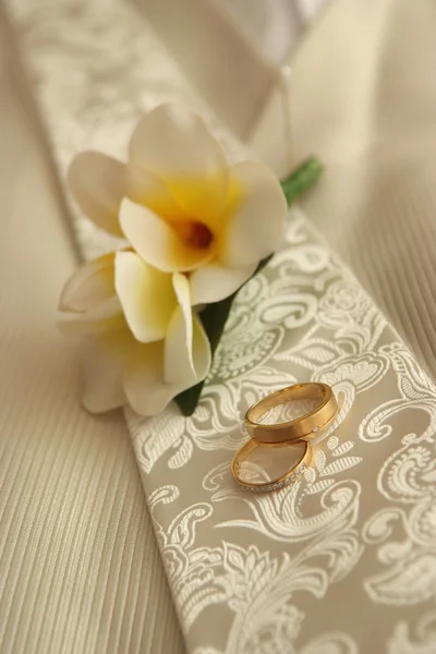 Gold wedding rings — Stock Photo, Image