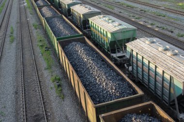 Endüstriyel Ürünler trenlerle raylar üzerinde durmak