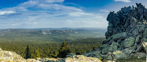 Horské panorama z vrcholu skály Royalty Free Stock Fotografie