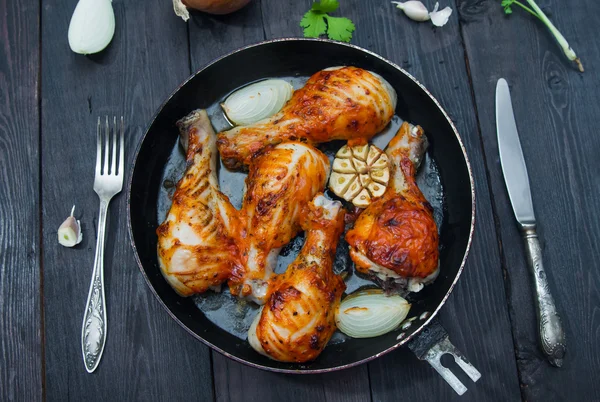 Ayam goreng paha ayam dalam wajan — Stok Foto