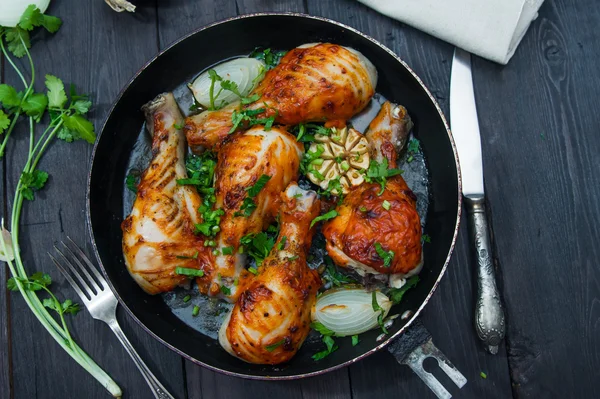 Ayam goreng paha ayam dalam wajan — Stok Foto