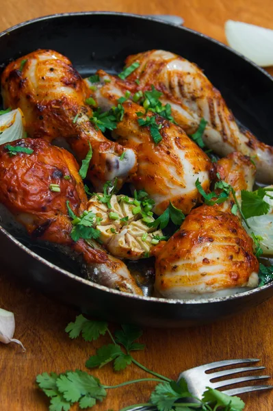 Ayam goreng paha ayam dalam wajan — Stok Foto