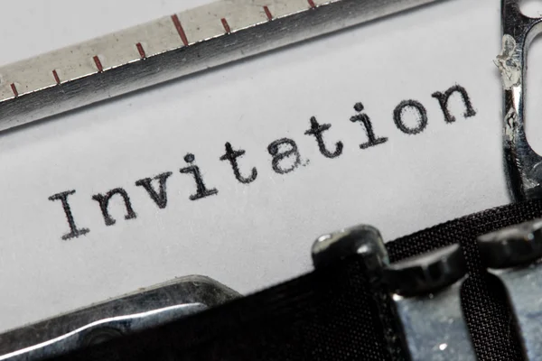 Davet ancak eski daktilo