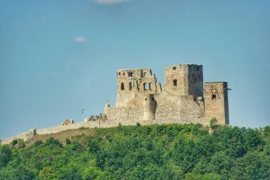 Cseszneki Kalesi 'nin kalıntıları.