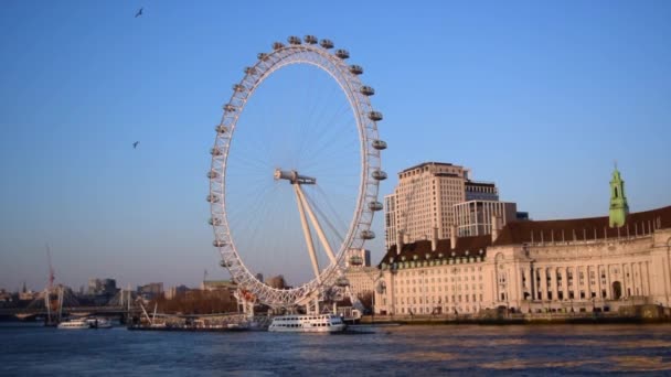 London vy med Thames flod och statisk London öga. — Stockvideo