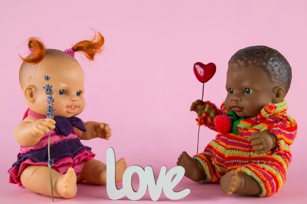 Valentijnskaart Dolls Een Wit Meisje Met Rode Krullen Met Een — Stockfoto