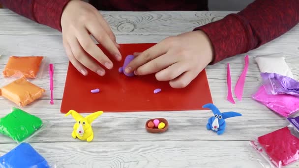 Cómo Hacer Conejo Pascua Plastilina Instrucción Paso Paso Del Niño — Vídeos de Stock