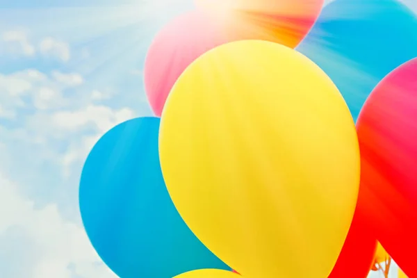 Ballons Colorés Soleil Contre Ciel Bleu Avec Espace Copie — Photo