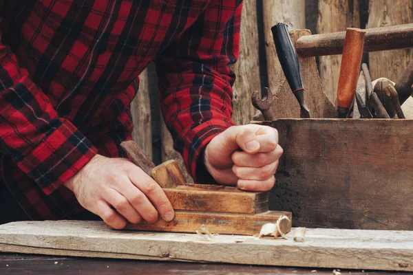 Gente Maneja Una Tabla Madera — Foto de Stock