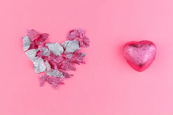 Conceito Fevereiro Dia Dos Namorados Doces Chocolate Coração Invólucro Rosa — Fotografia de Stock