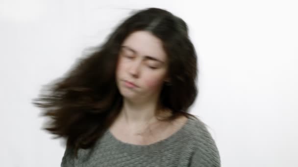 Concept Somnolence Fatigue Portrait Une Jeune Femme Ébouriffée Endormie Éveillée — Video
