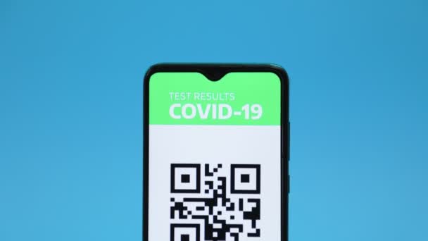 Cellulare Con App Del Passaporto Digitale Immunità Fiale Del Vaccino — Video Stock