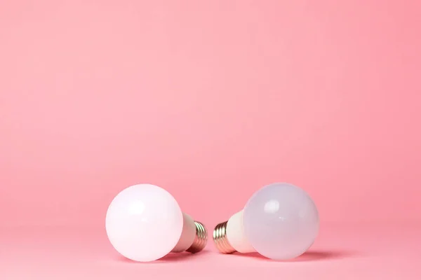 Mese Consapevolezza Del Cancro Seno Due Lampadine Elettriche Sfondo Rosa — Foto Stock