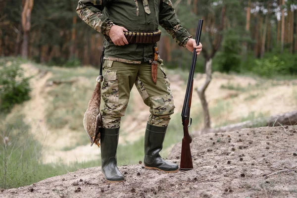 Kemerli Kuş Avında Kauçuk Çizmeli Avcı. — Stok fotoğraf