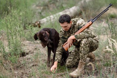 Köpek Yetiştirme İşareti Hayvan Kokusu Aldı.