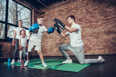 Oğlu babasıyla boks eğitimi almış.. 