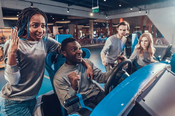 Couples came to play game races at the center. — Stock Photo, Image