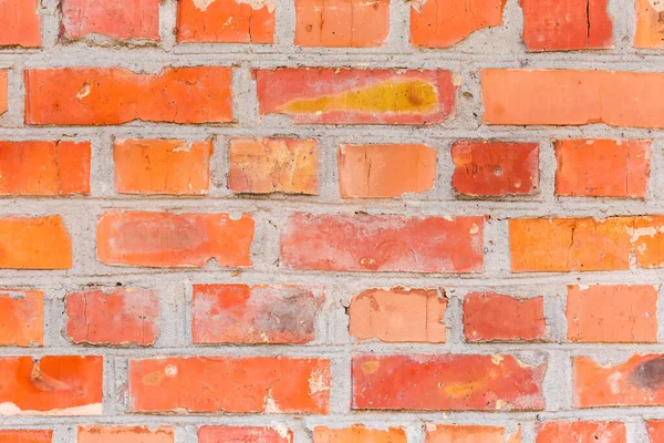 Fragmento Antiga Parede Construída Tijolos Vermelhos Com Rachaduras Manchas Close — Fotografia de Stock