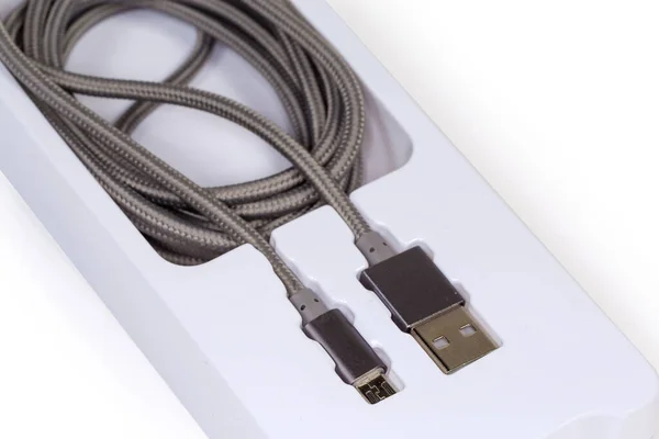 Stecker Usb Und Micro Usb Den Kanten Eines Hochwertigen Flechtkabels — Stockfoto