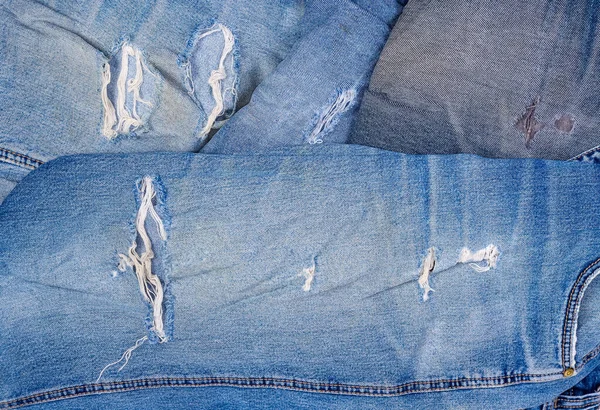 Gat Versleten Plaatsen Verschillende Oude Gescheurde Jeans Met Rafelige Draden — Stockfoto