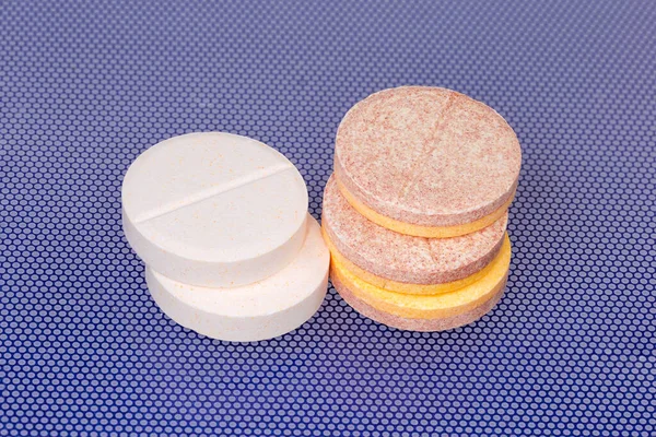 Comprimidos Efervescentes Diferentes Produto Farmacêutico Uma Superfície Azul Close Foco — Fotografia de Stock
