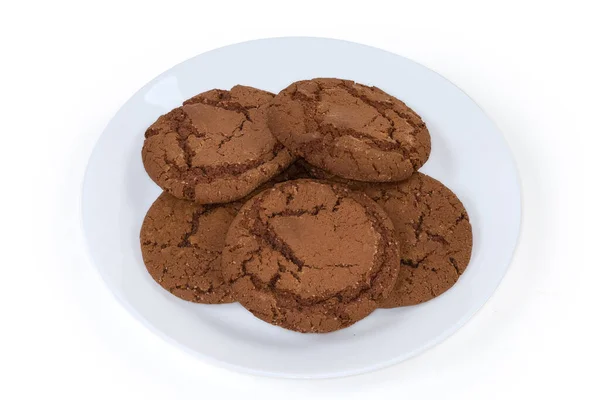 Biscoitos Chocolate Redondos Grande Prato Branco Fundo Branco — Fotografia de Stock