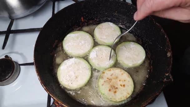 Flipping Vegetable Marrow Slices Other Side Frying Oil Frying Pan — Stock Video