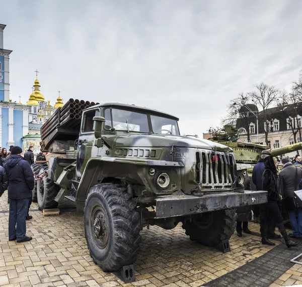 Ausstellung russischer Waffen in Kiew — Stockfoto