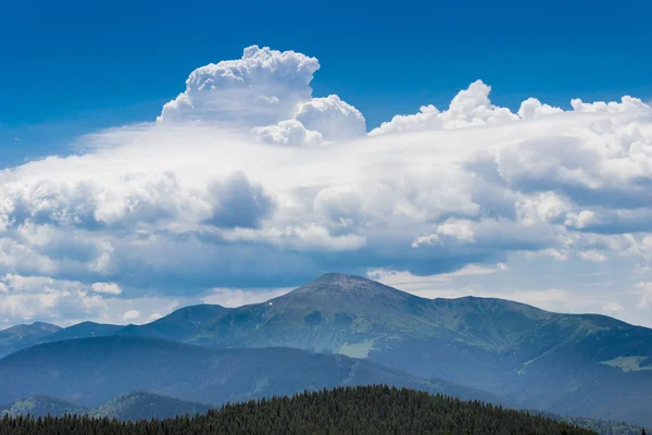 Paisaje de montaña — Foto de Stock