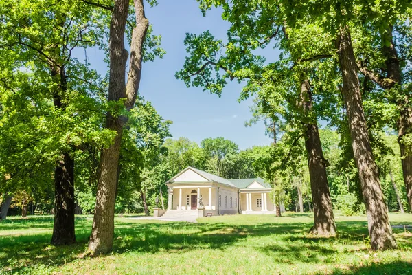 Pavilhão de Dança do século XIX no parque — Fotografia de Stock