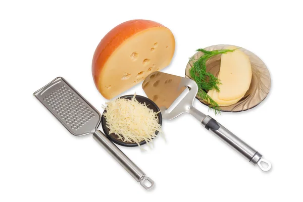 Pedazo de queso, rebanado y rallado, rebanadora de queso, rallador — Foto de Stock