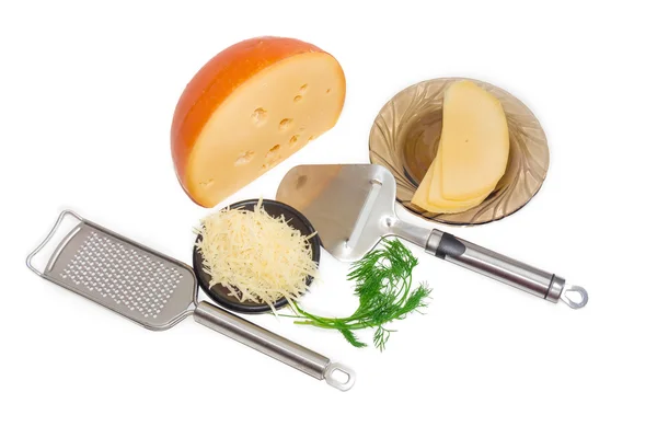 Morceau de fromage, tranches et fromage râpé, trancheuse de fromage, râpe — Photo