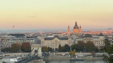 Szechenyi Zincir Köprüsü ve Budapeşte Castle Hill 'den ayrıldı